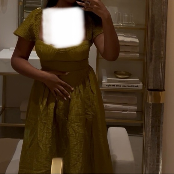 Elegant Olive Green Dress - Picture 3 of 6